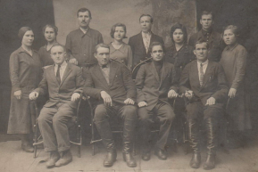 Работники кузнечно-болтового цеха (1929-1930 года)