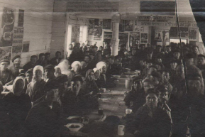 Вновь открытая столовая (1930 год)